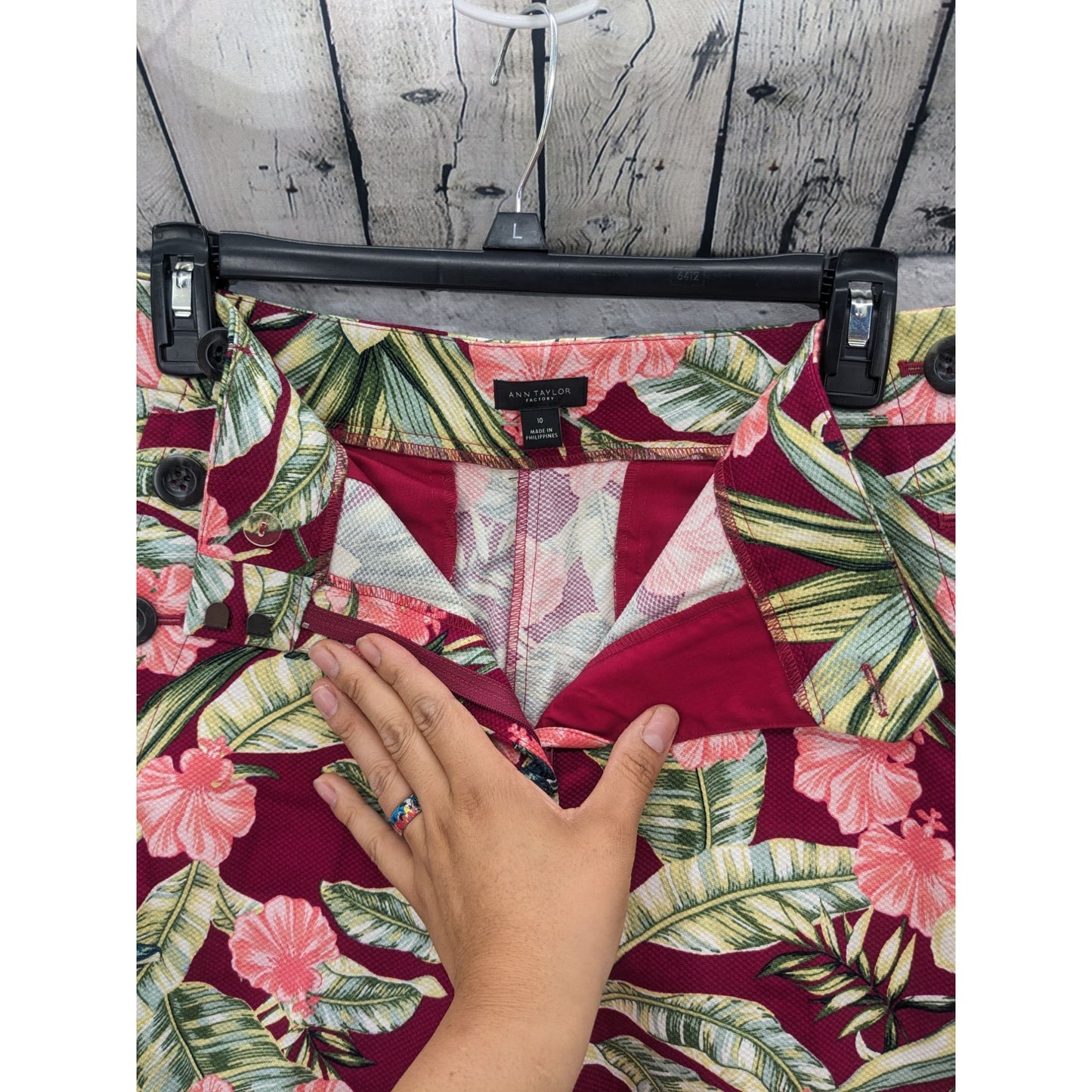 Ann Taylor Factory Women Floral Tropical Shorts Red Size 10