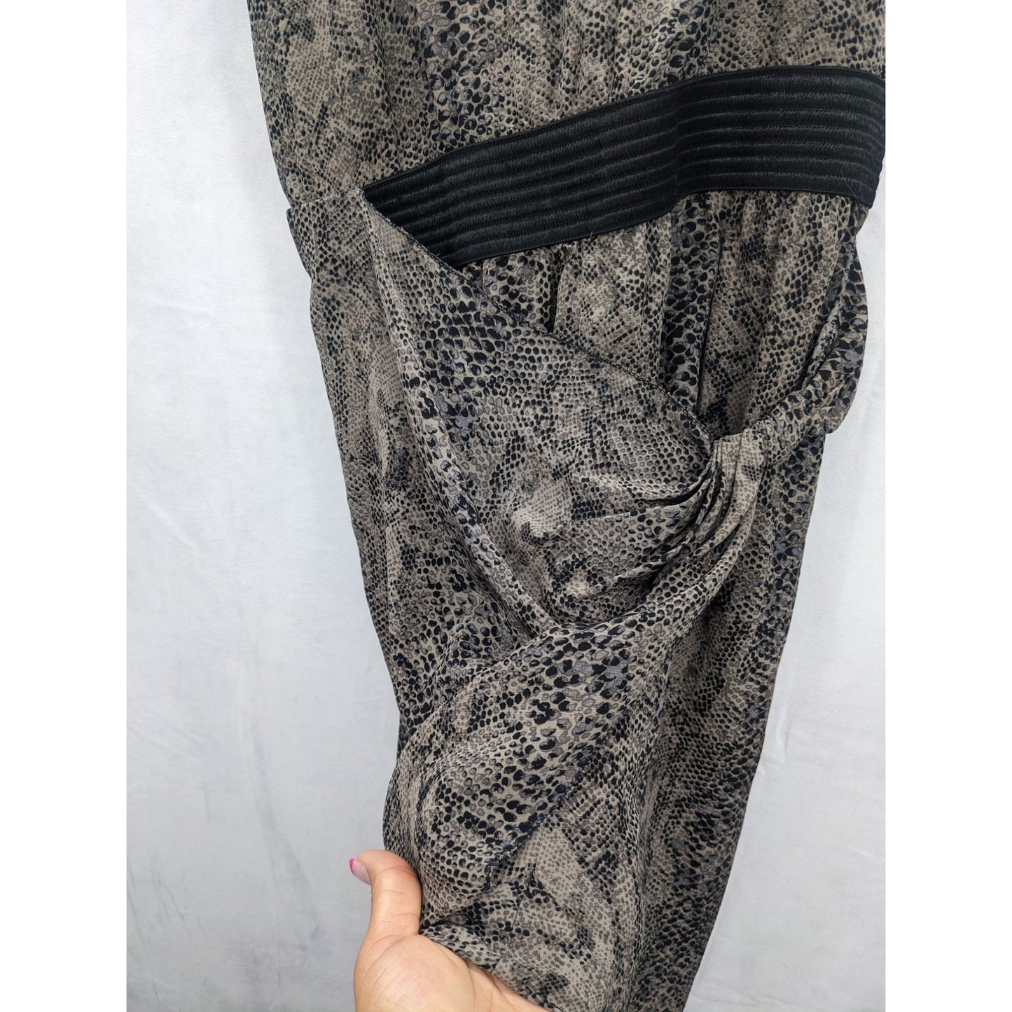 Wilfred Aritzia Women Snakeskin Print 100% Silk Jumpsuit Size M