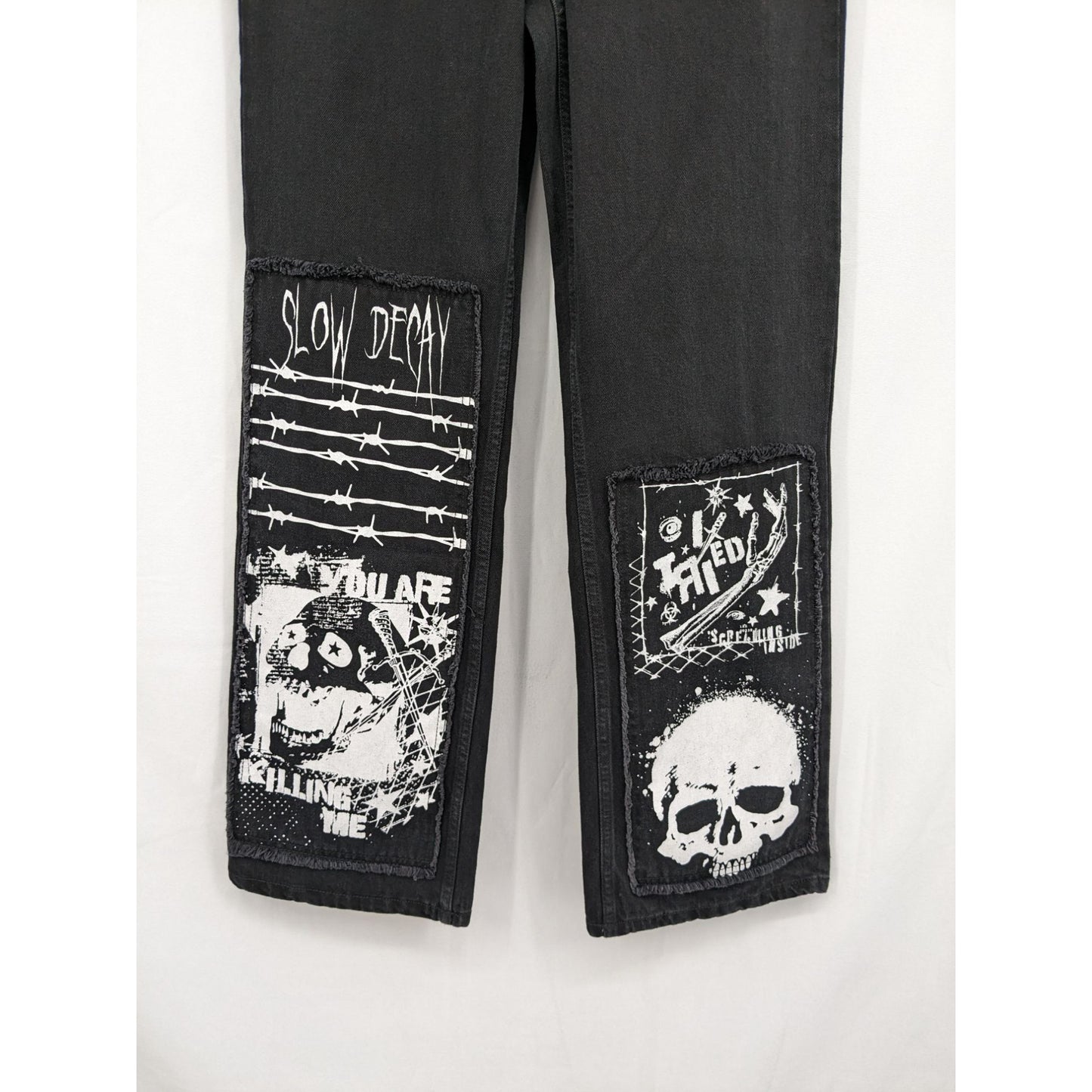 Hot Topic Men Black Patch Wide Leg Denim Punk Pants Y2K Size 28 x 32