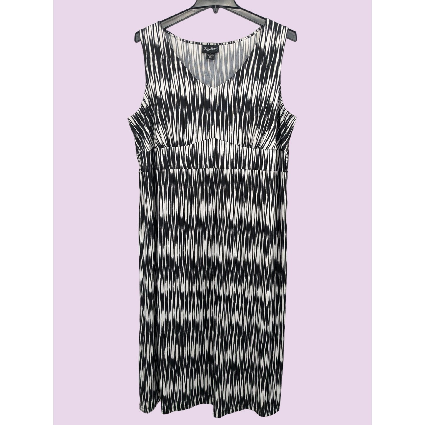 Maggie Barnes Women Black & White Sleeveless Shift Maxi Dress Size 1X