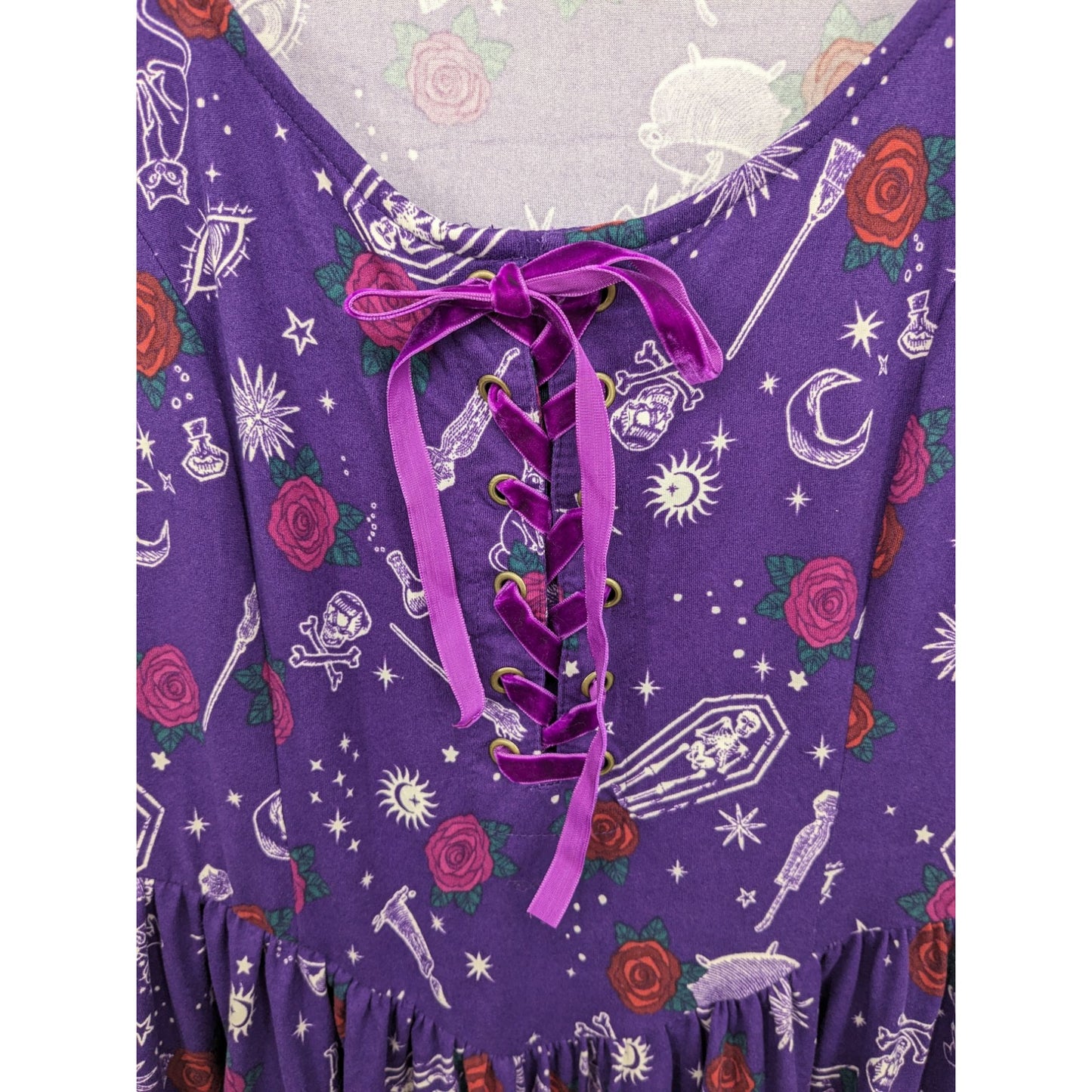 Disney Women Purple Hocus Pocus Icons Long Sleeve Lace-Up Bewitch Dress Size M