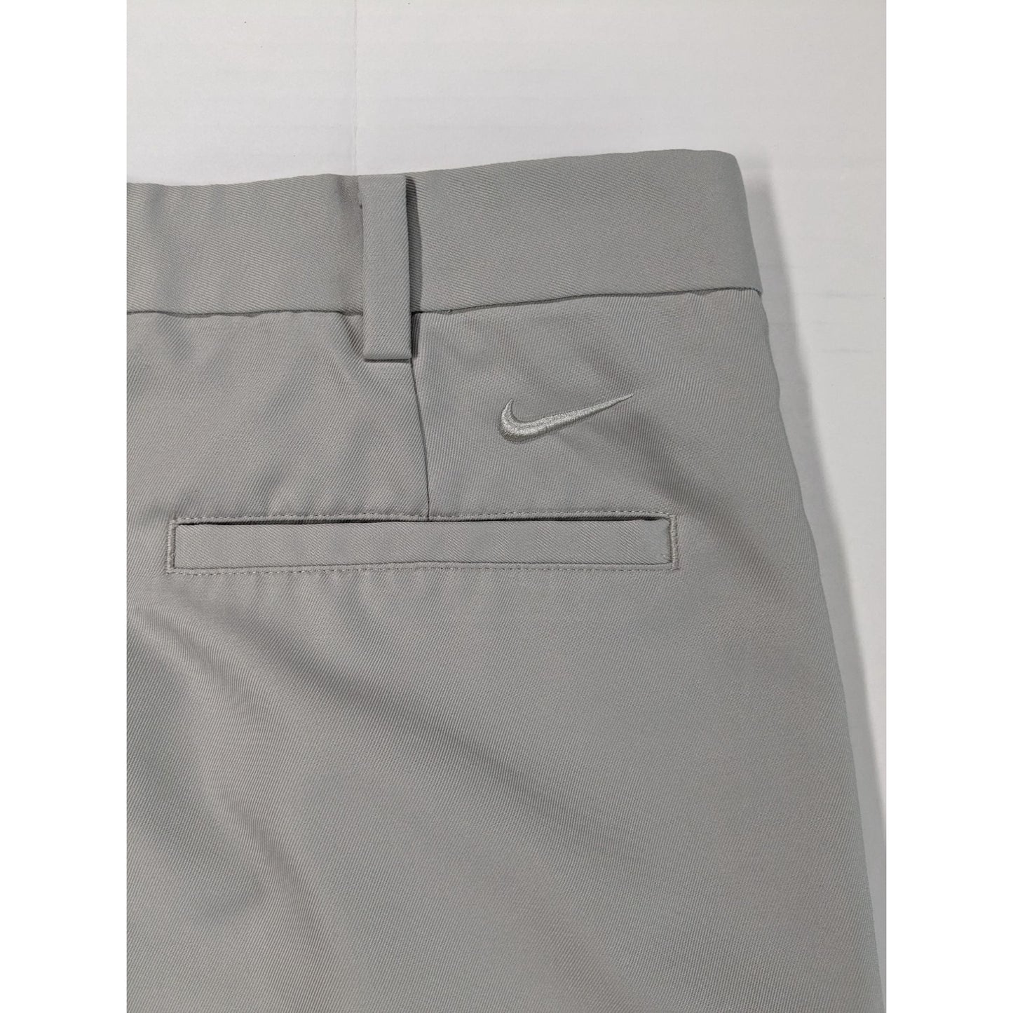 Nike Golf Men Dri-Fit Light Bone Pleated Shorts Size 34 M