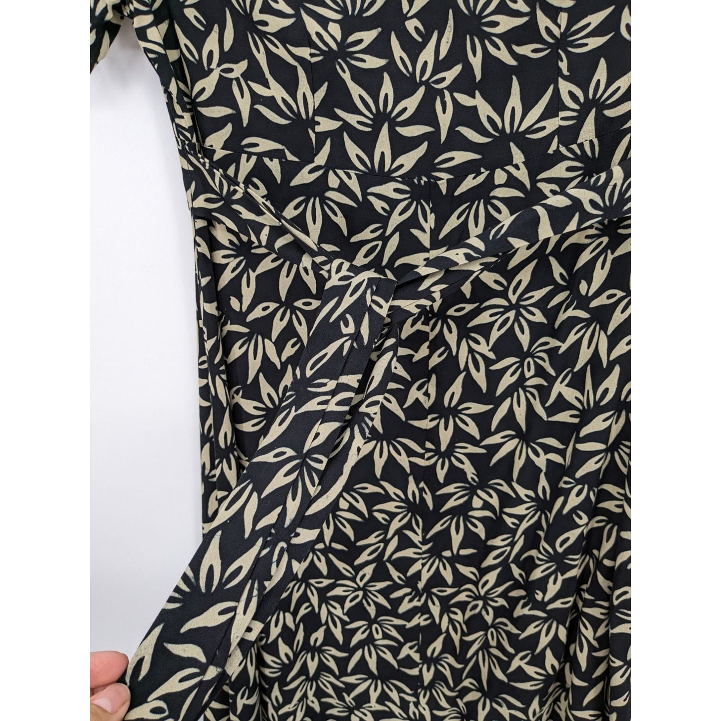 Orvis Women Black Floral Midi V-Neck Short Sleeve Boho Wrap Dress Size Petite S