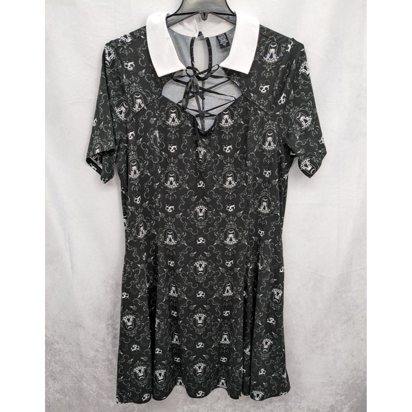 Emily The Strange Black & White Gothic Portrait Lace-Up Collar Dress Size 1X