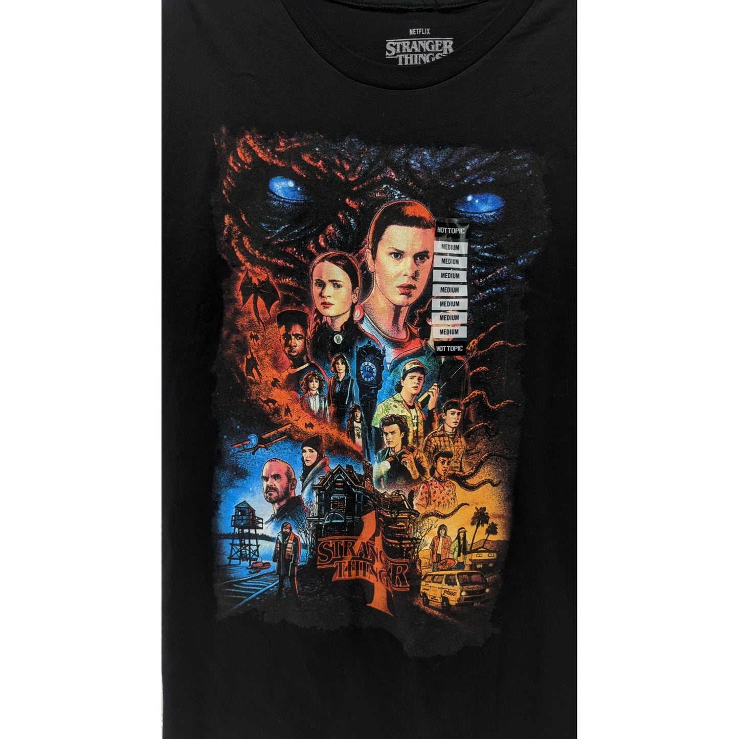 Strange Things Season 4 Poster Group Graphic t-shirt size M