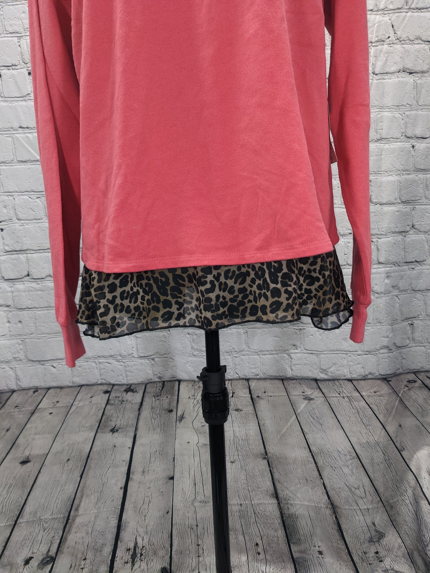 New Her Universe Wonder Woman 84 Red/Leopard Distressed Sweater Size S