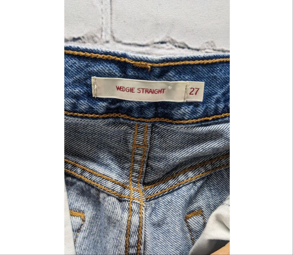 Levis Premium Wedgie Straight Jeans Size 27